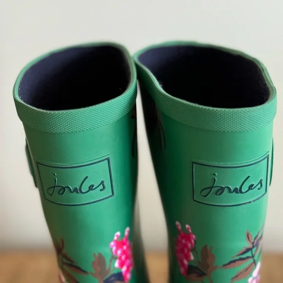 Joules Wellies in Green Floral Print - Picture 7 of 9